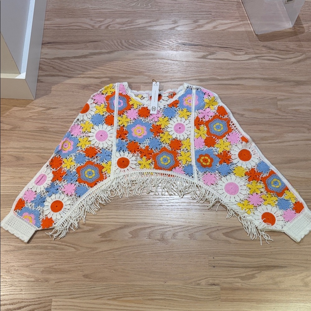 NWT House of Harlow 1960 Floral Crochet fringed Shrug Poncho Sweater